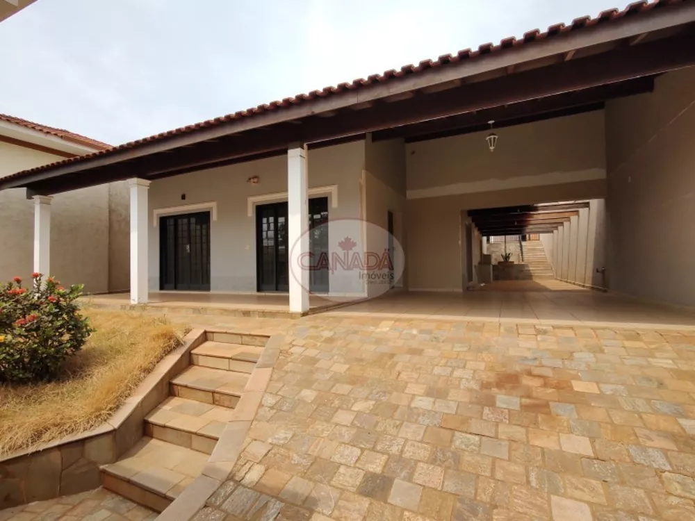 Casa à venda com 3 quartos, 243m² - Foto 1