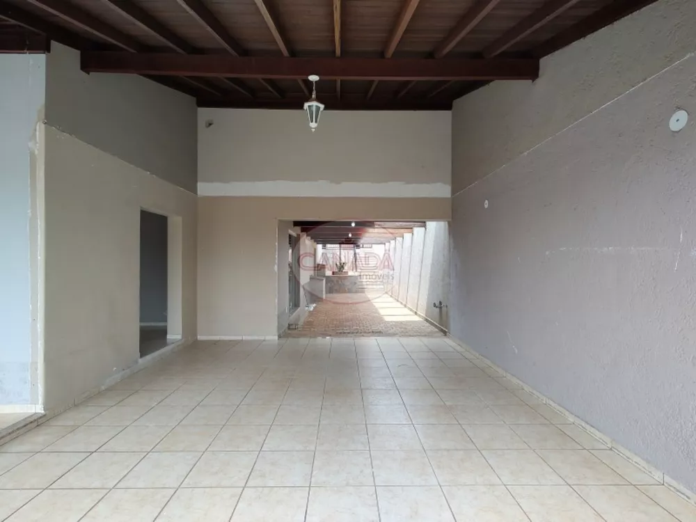 Casa à venda com 3 quartos, 243m² - Foto 4