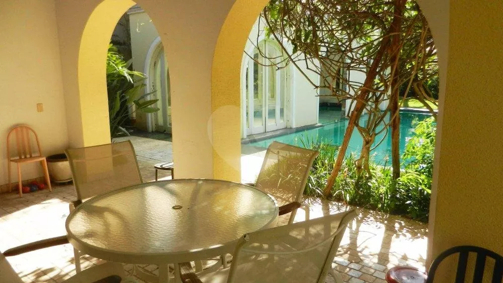 Sobrado, 4 quartos, 865 m² - Foto 1