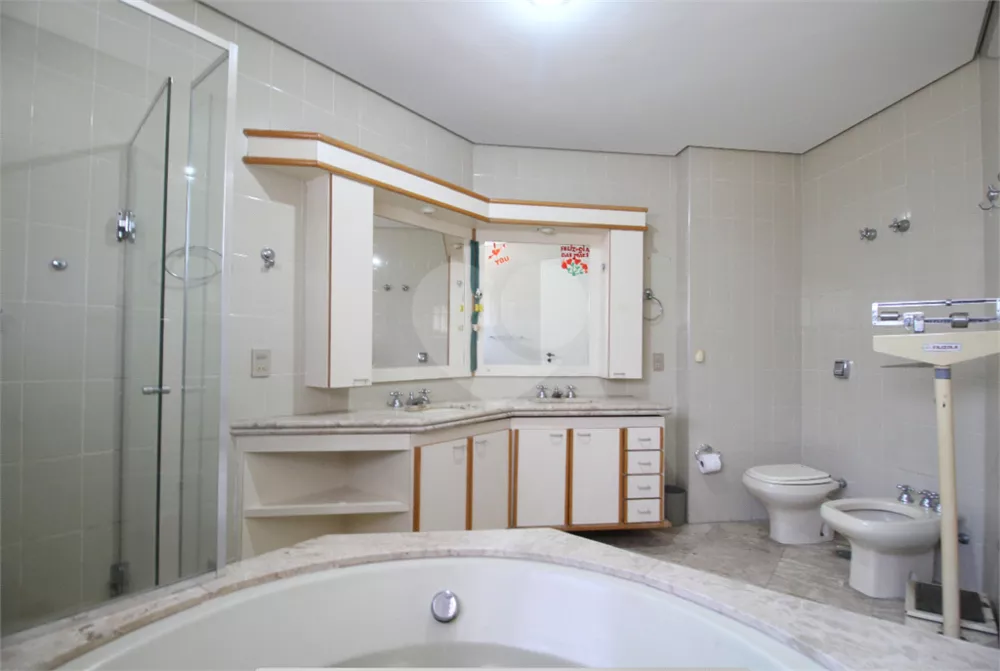 Apartamento, 3 quartos, 241 m² - Foto 4