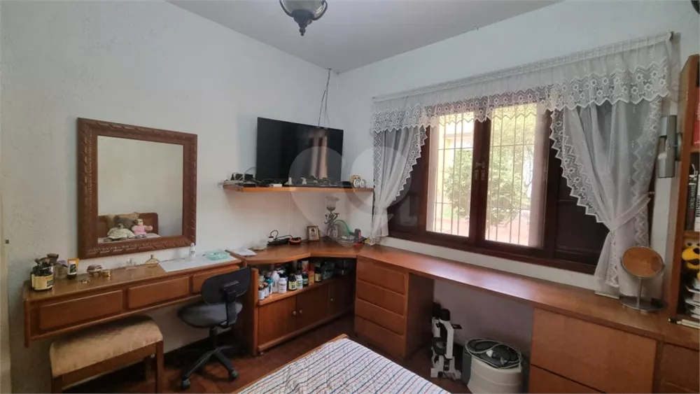 Casa, 3 quartos, 229 m² - Foto 1