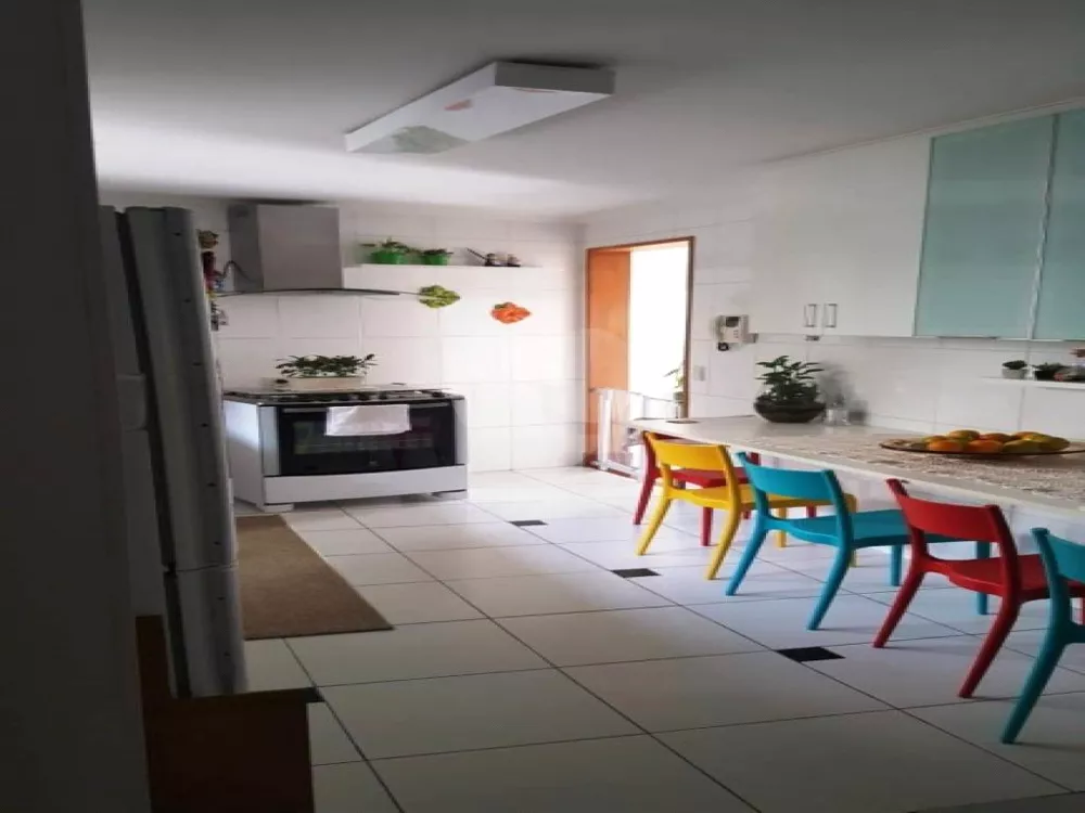 Casa, 4 quartos, 270 m² - Foto 3