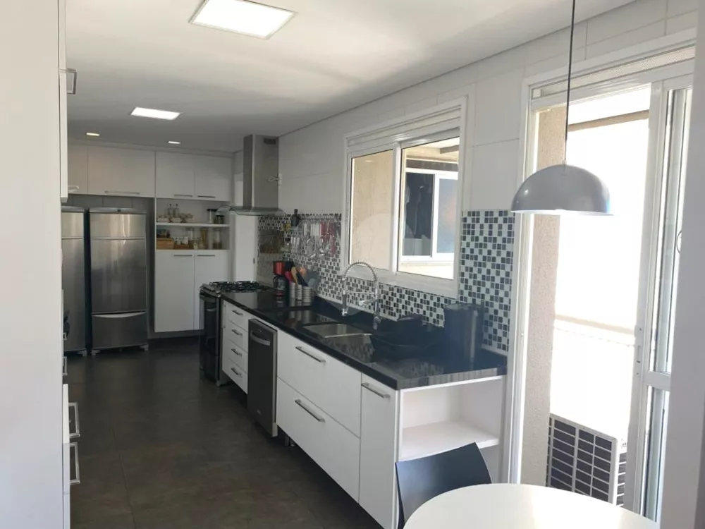 Cobertura, 3 quartos, 223 m² - Foto 2