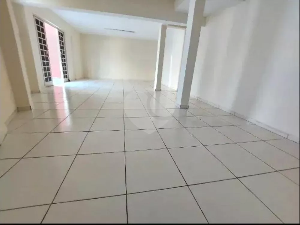 Casa, 1 quarto, 180 m² - Foto 1