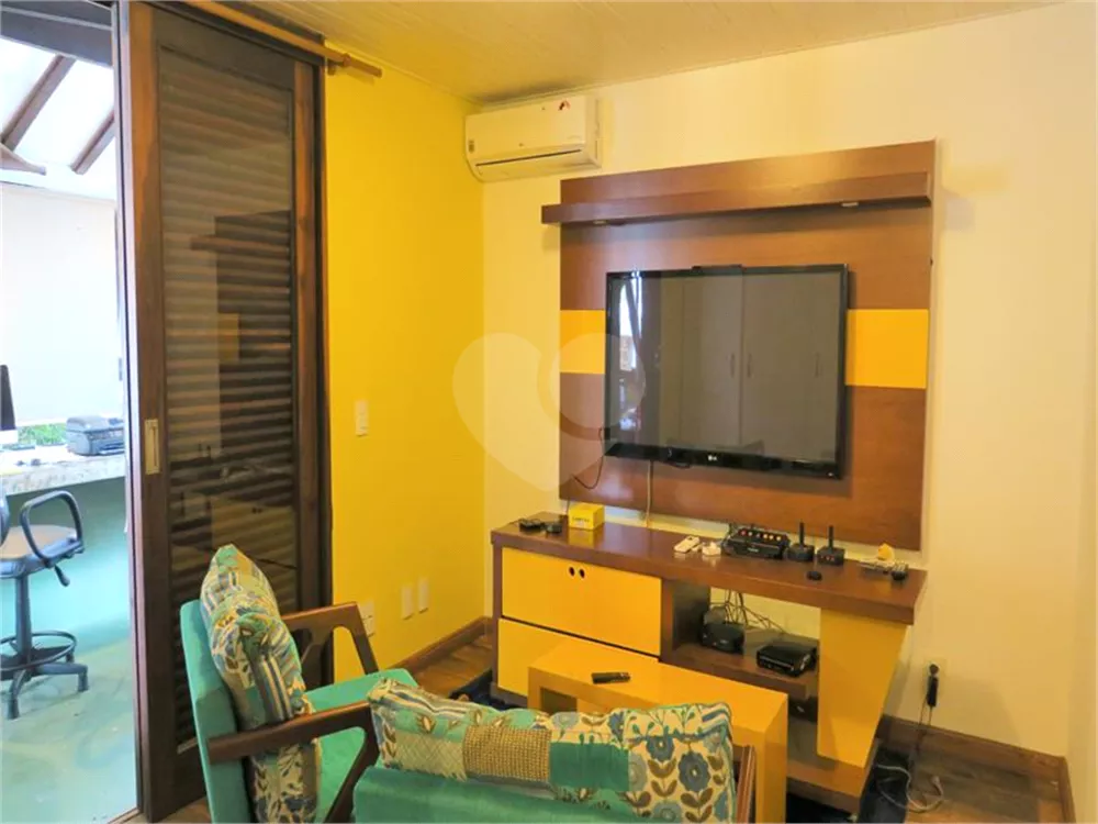 Casa, 4 quartos, 240 m² - Foto 2