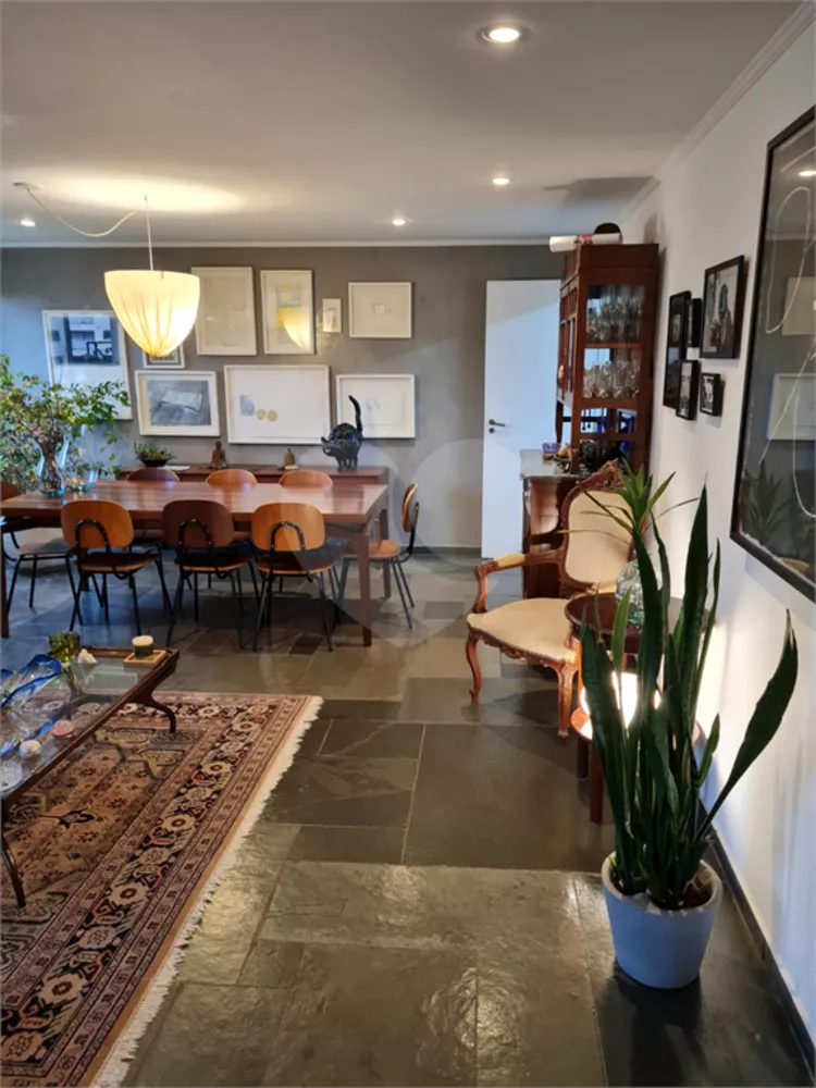 Apartamento, 3 quartos, 220 m² - Foto 2