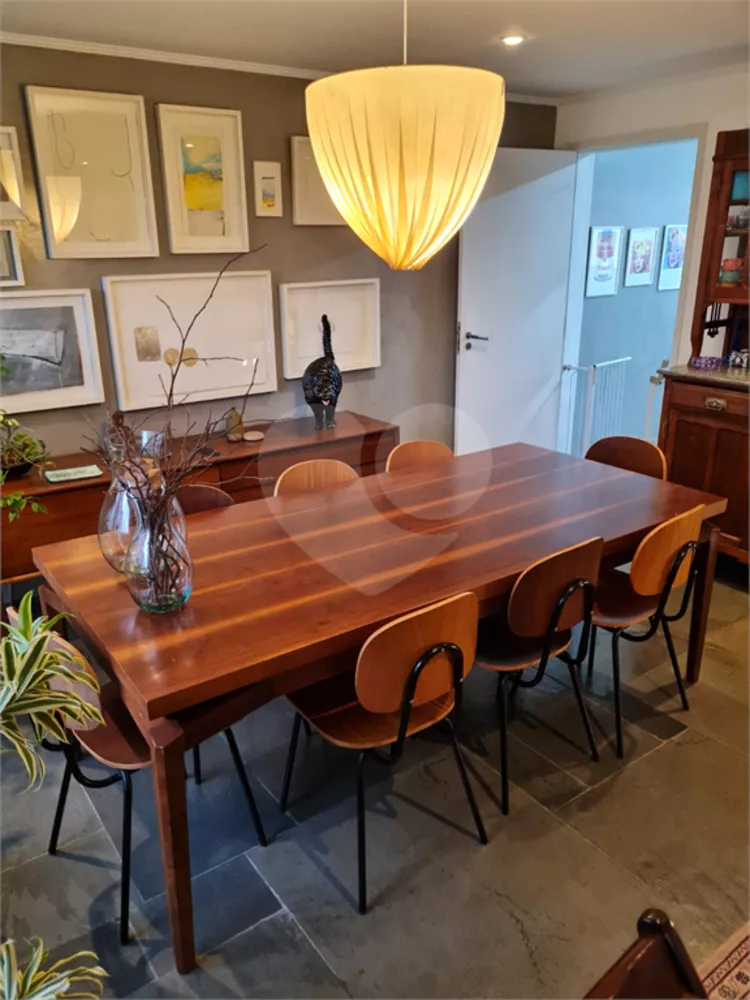 Apartamento, 3 quartos, 220 m² - Foto 1