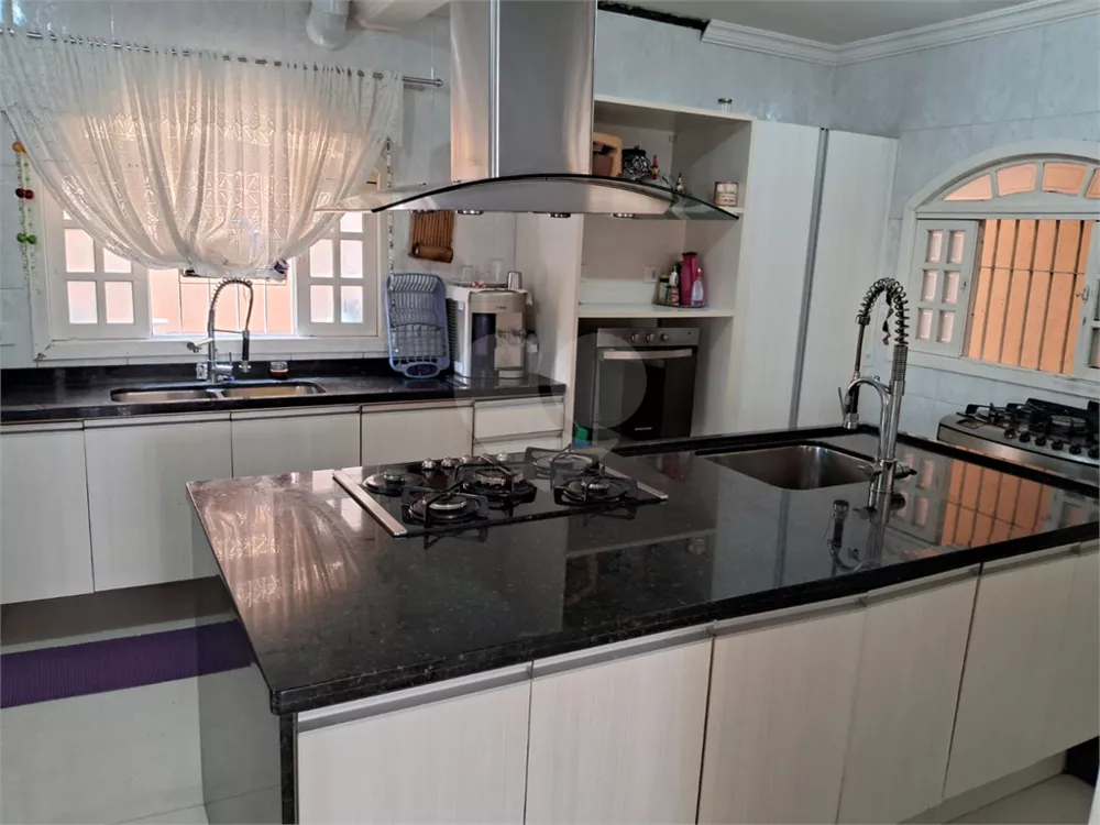 Casa, 4 quartos, 380 m² - Foto 1