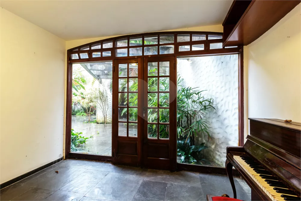 Casa, 4 quartos, 600 m² - Foto 1