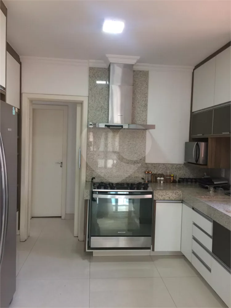 Apartamento, 3 quartos, 220 m² - Foto 2