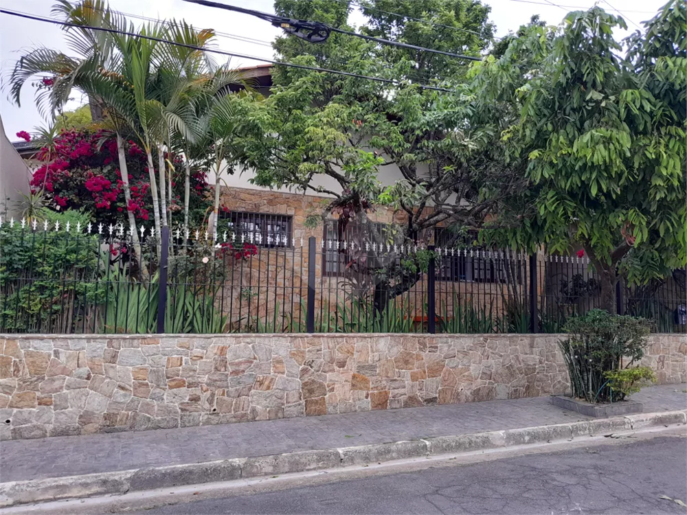 Casa, 4 quartos, 223 m² - Foto 1