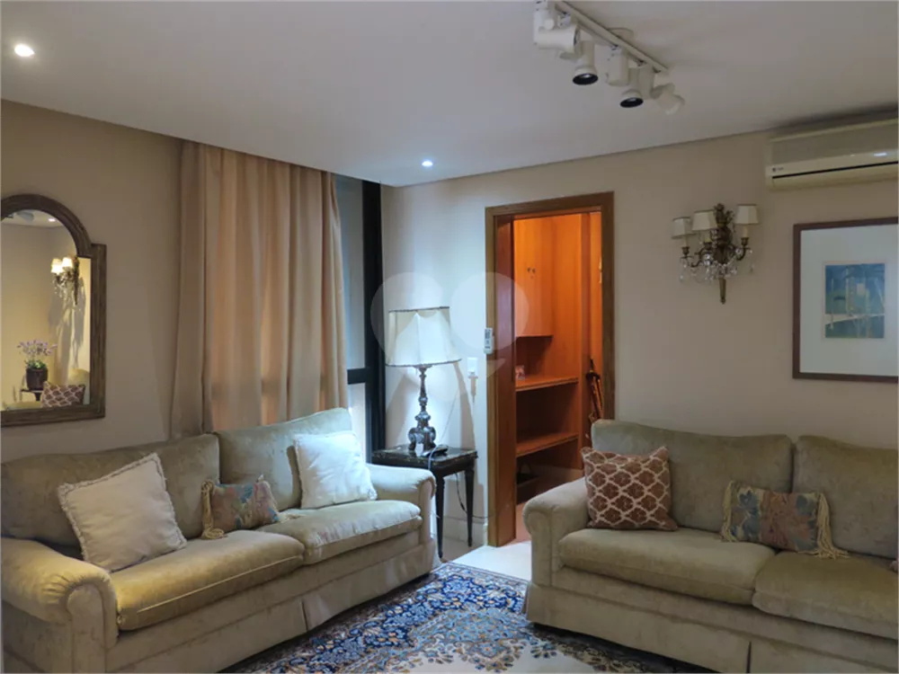 Apartamento, 3 quartos, 242 m² - Foto 2