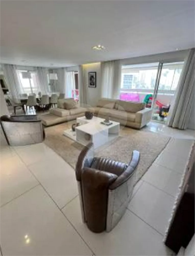 Apartamento, 3 quartos, 261 m² - Foto 1