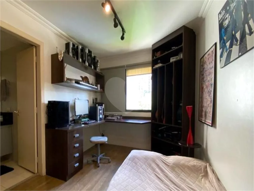 Apartamento, 3 quartos, 184 m² - Foto 2