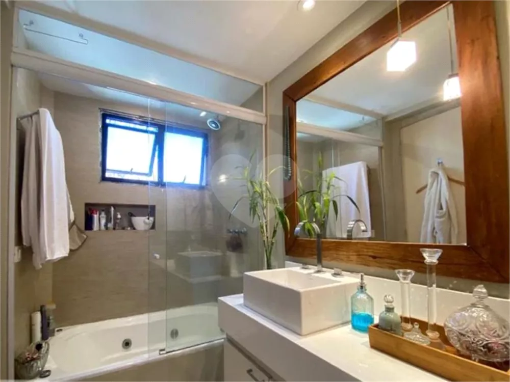 Apartamento, 3 quartos, 184 m² - Foto 1