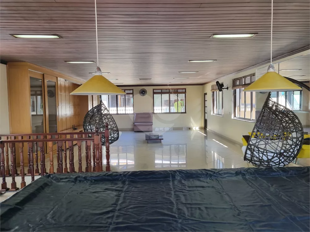 Sobrado, 3 quartos, 392 m² - Foto 1