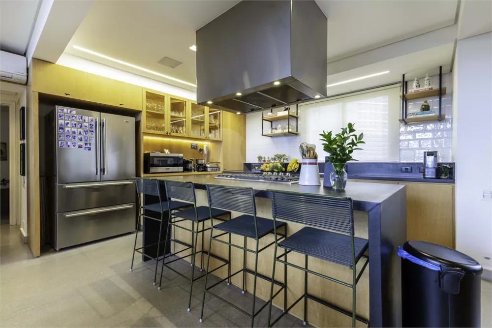 Apartamento, 3 quartos, 196 m² - Foto 2