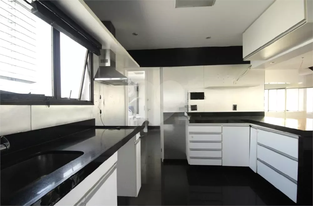 Cobertura, 3 quartos, 235 m² - Foto 4