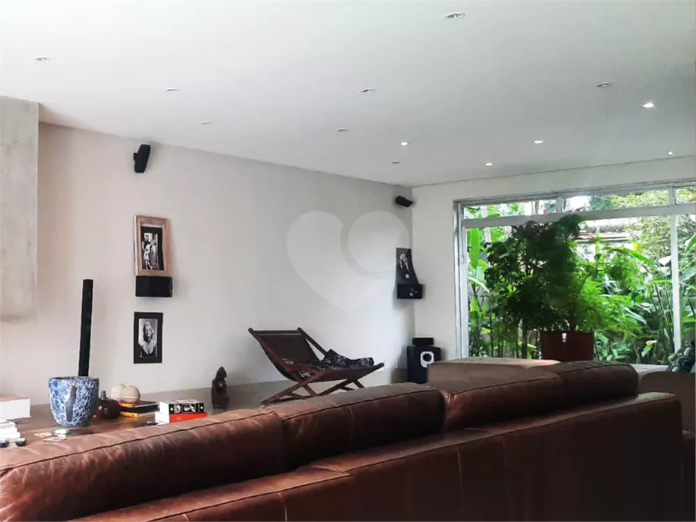 Sobrado, 4 quartos, 601 m² - Foto 1