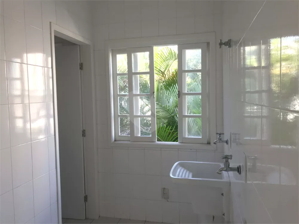 Casa, 3 quartos, 236 m² - Foto 1