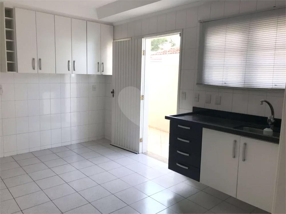 Casa, 3 quartos, 236 m² - Foto 2