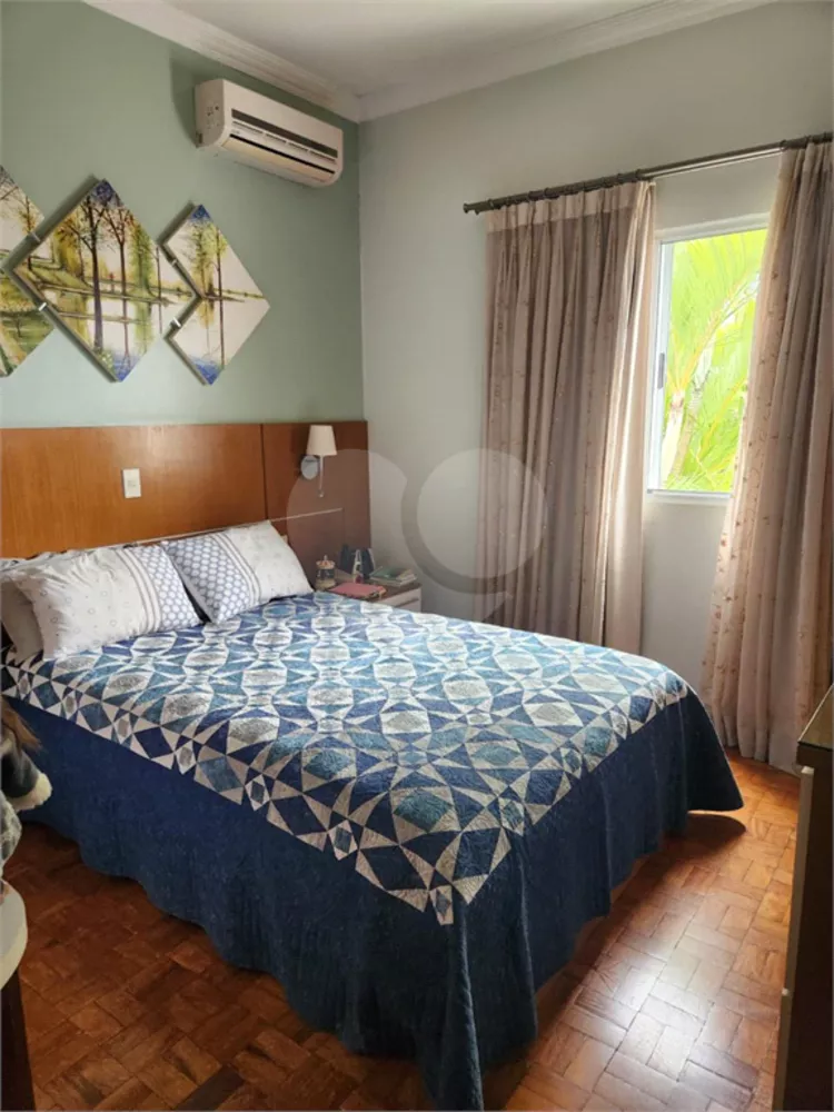 Casa, 4 quartos, 243 m² - Foto 1