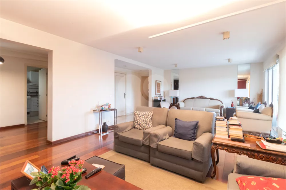Casa, 4 quartos, 220 m² - Foto 1