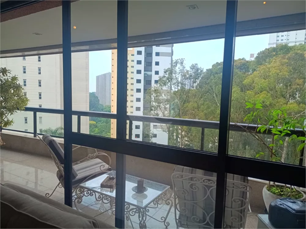 Apartamento, 3 quartos, 226 m² - Foto 1