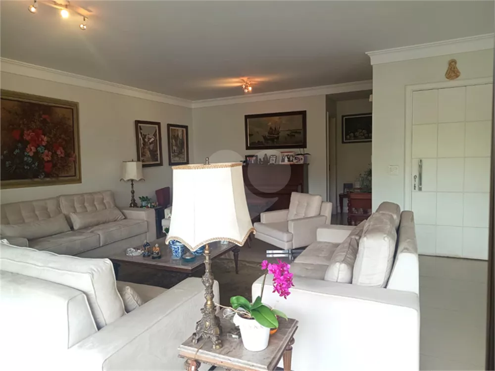 Apartamento, 3 quartos, 226 m² - Foto 2