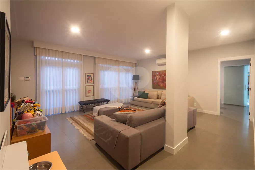 Sobrado, 3 quartos, 369 m² - Foto 1