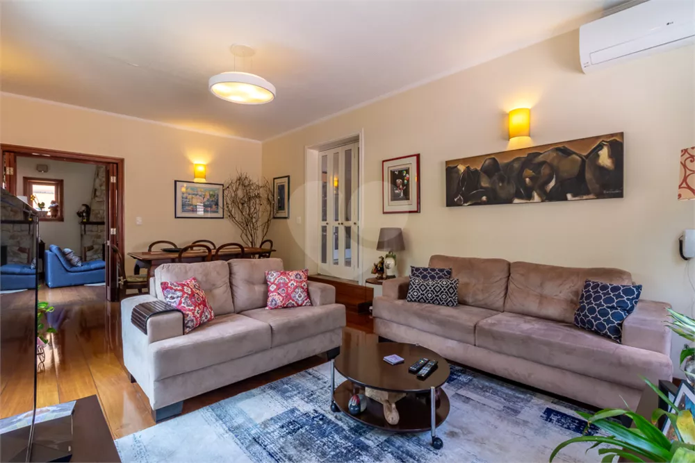 Sobrado, 3 quartos, 310 m² - Foto 1