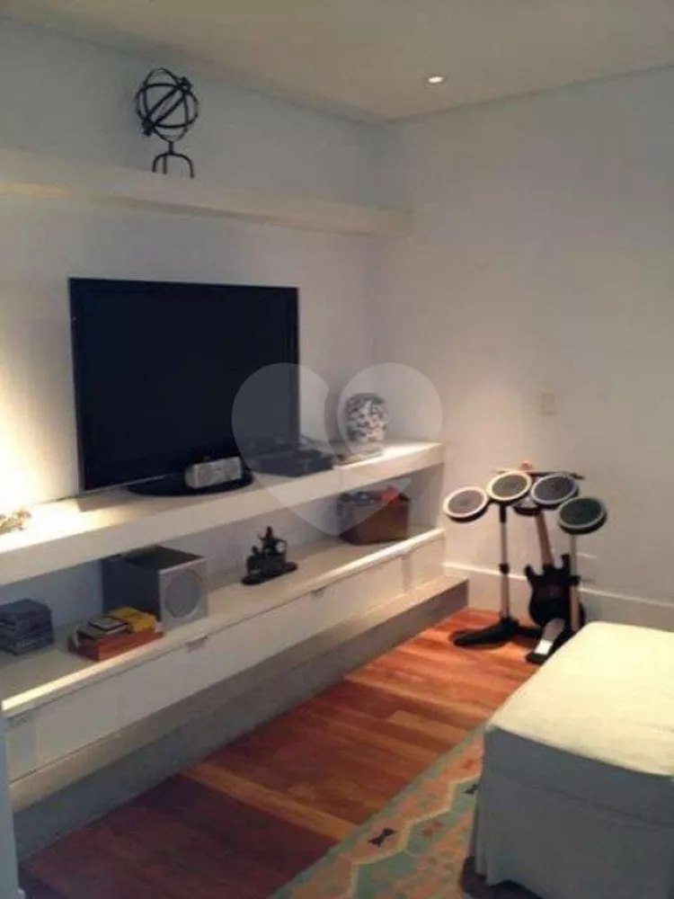 Apartamento, 3 quartos, 198 m² - Foto 1
