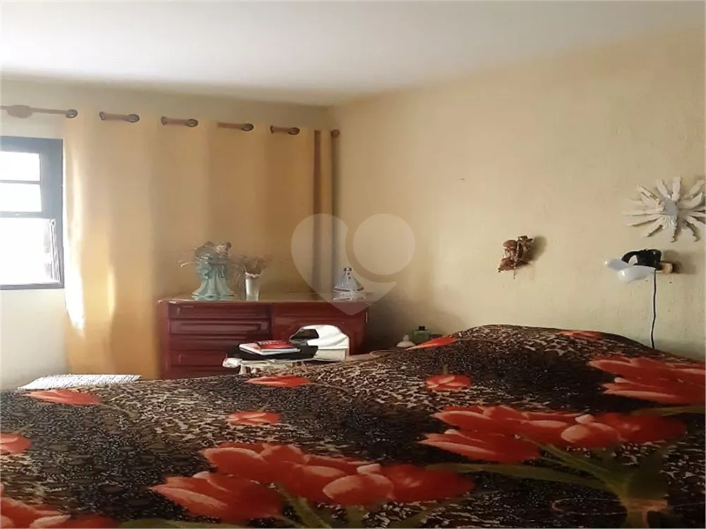 Casa, 3 quartos, 229 m² - Foto 1
