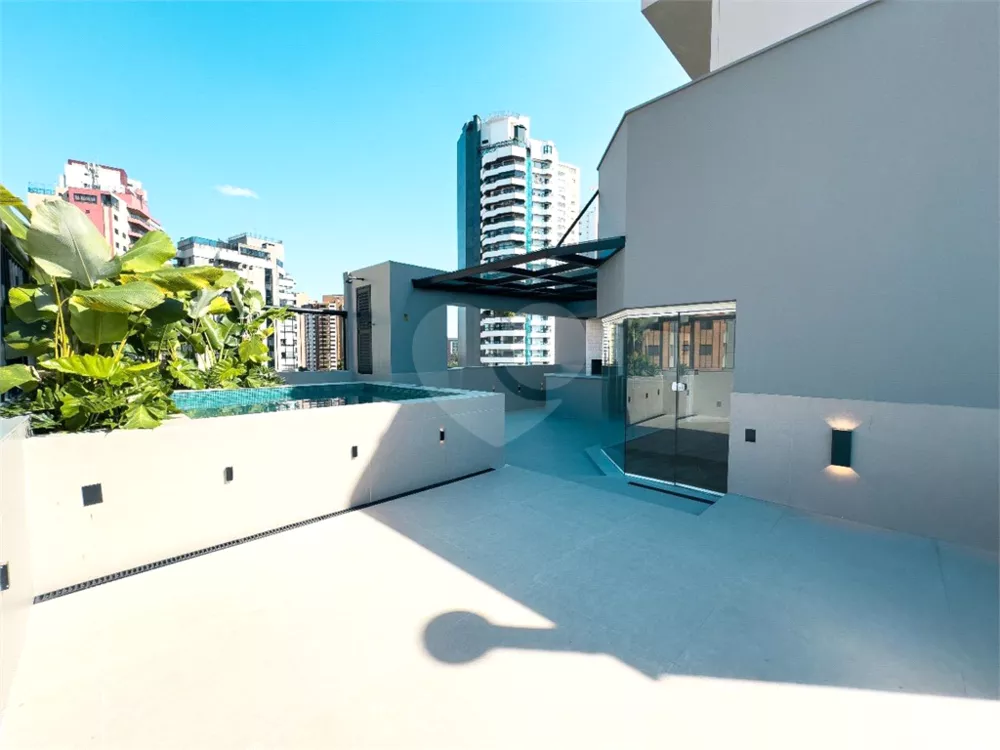 Cobertura, 3 quartos, 220 m² - Foto 1
