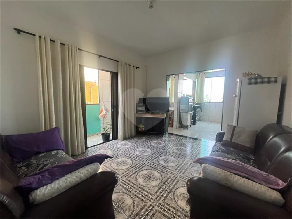 Casa, 3 quartos, 225 m² - Foto 2