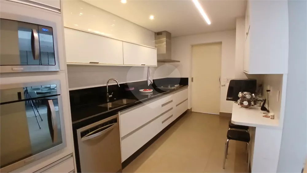 Apartamento, 3 quartos, 188 m² - Foto 1