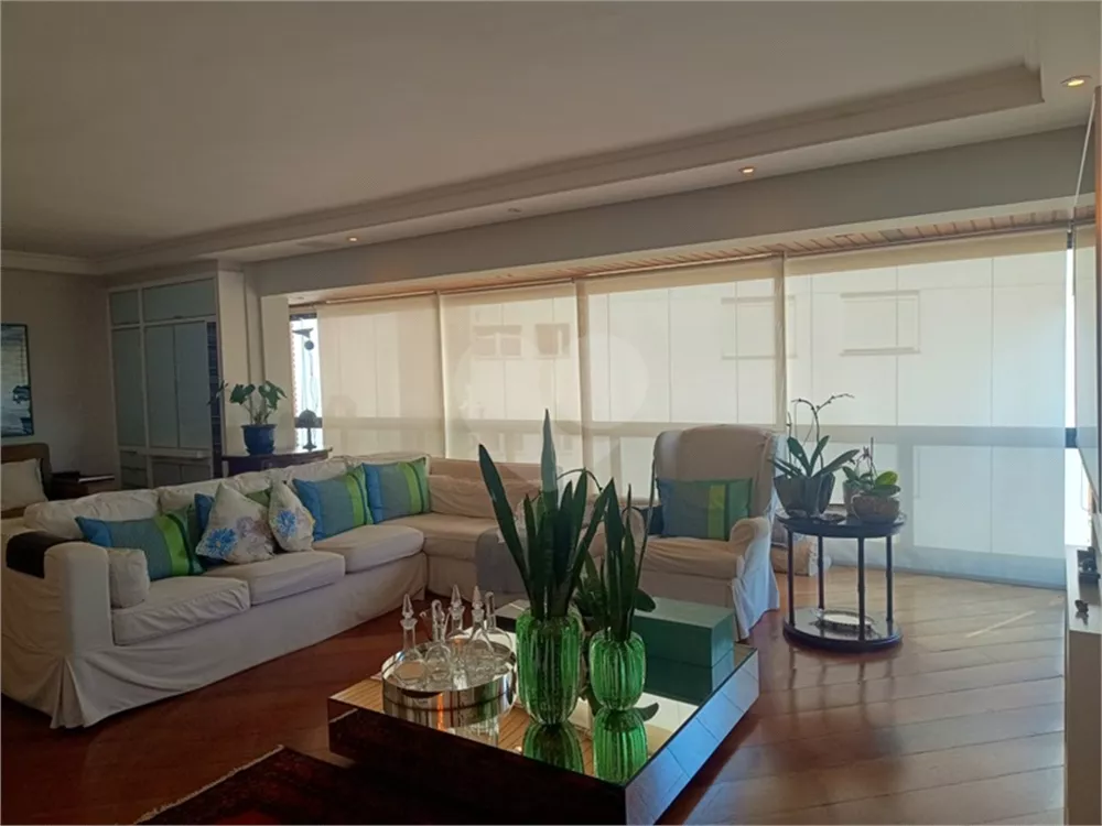 Apartamento, 3 quartos, 213 m² - Foto 1