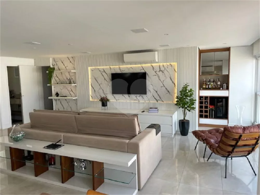 Apartamento, 3 quartos, 161 m² - Foto 1