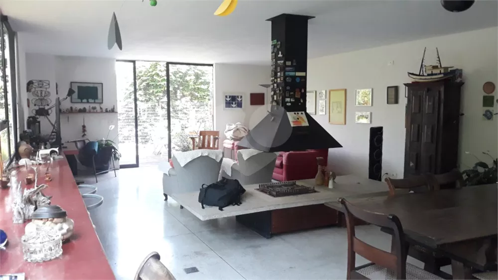 Sobrado, 3 quartos, 402 m² - Foto 1