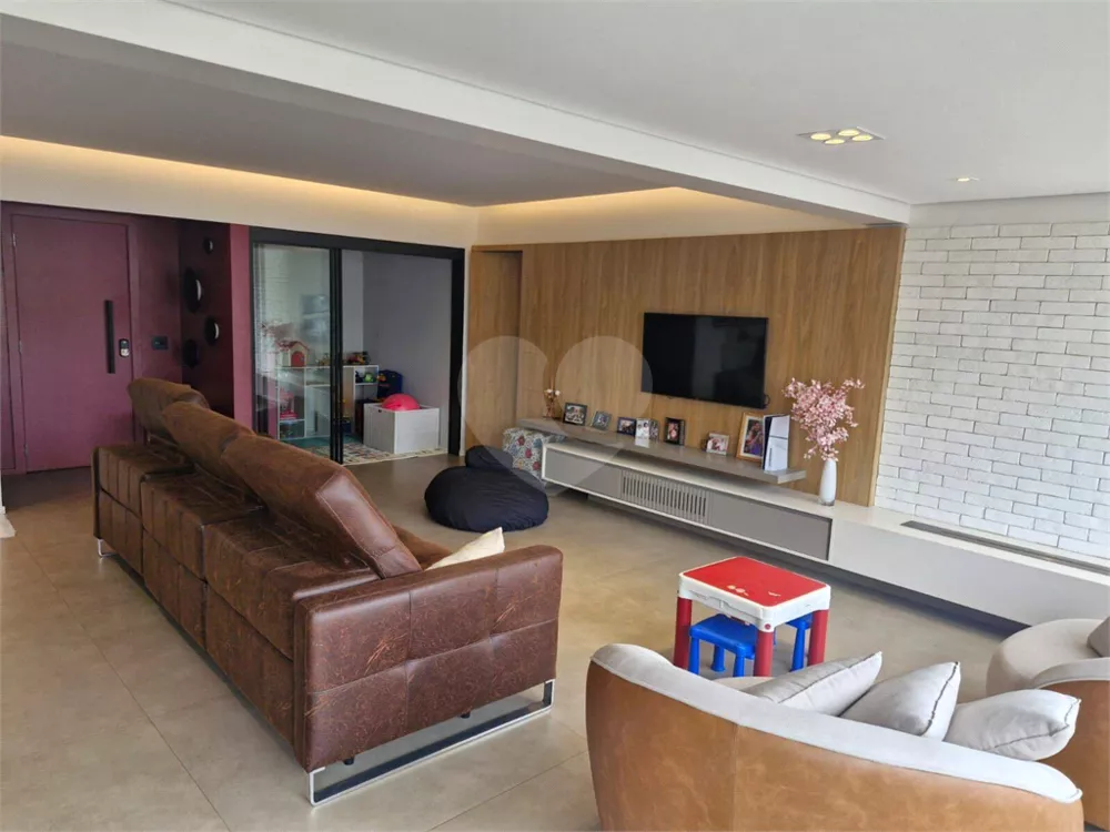 Apartamento, 3 quartos, 178 m² - Foto 1