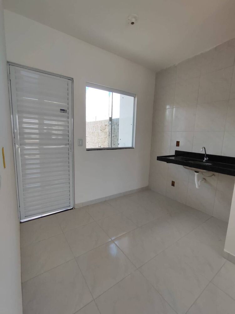 Casa à venda com 2 quartos, 49m² - Foto 2