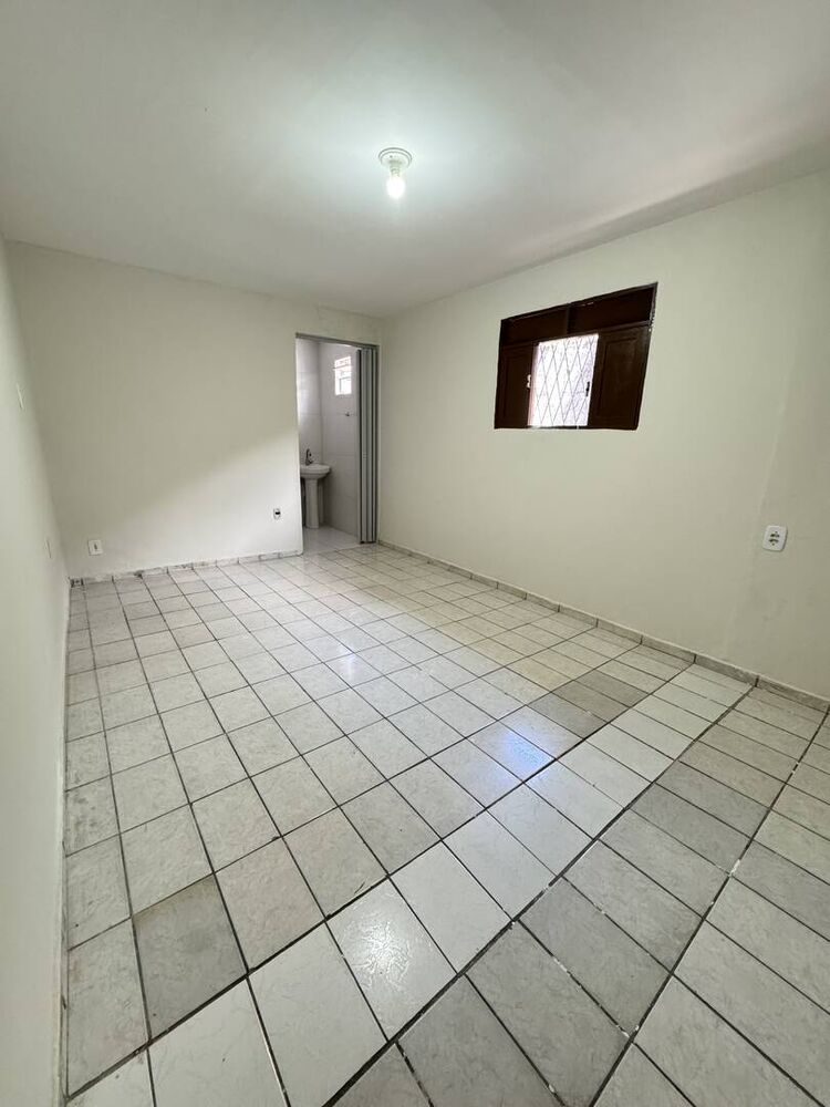 Casa à venda com 3 quartos, 300m² - Foto 1