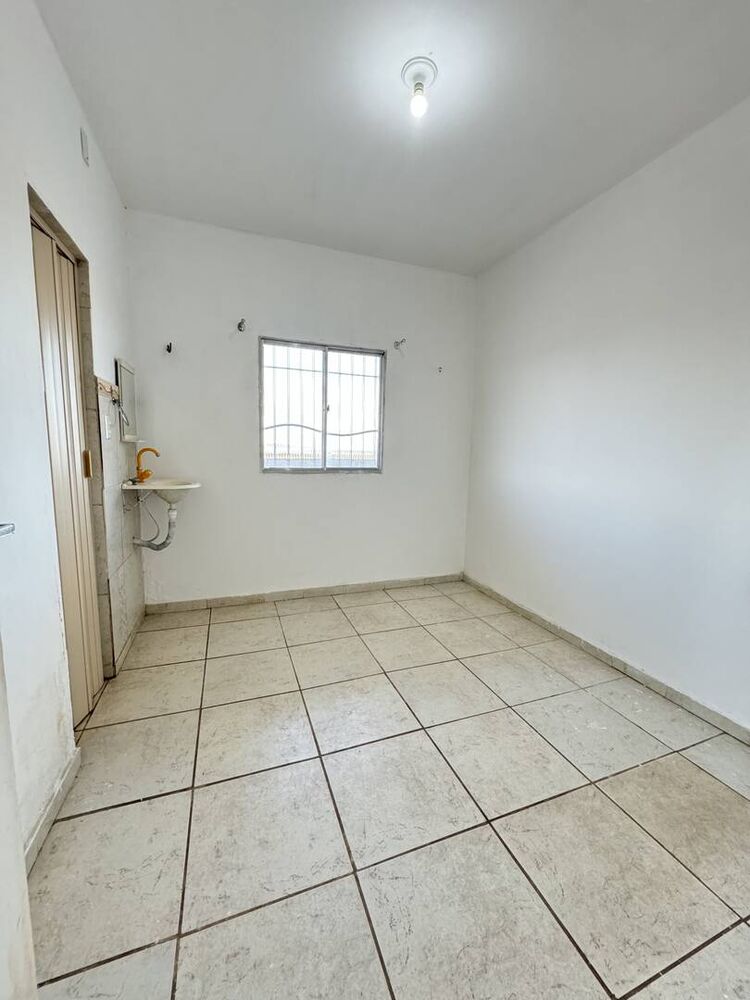 Casa à venda com 4 quartos, 200m² - Foto 6