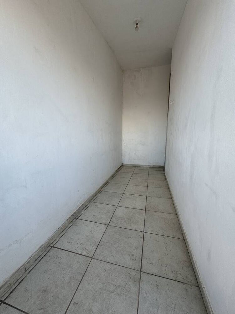 Casa à venda com 4 quartos, 200m² - Foto 2