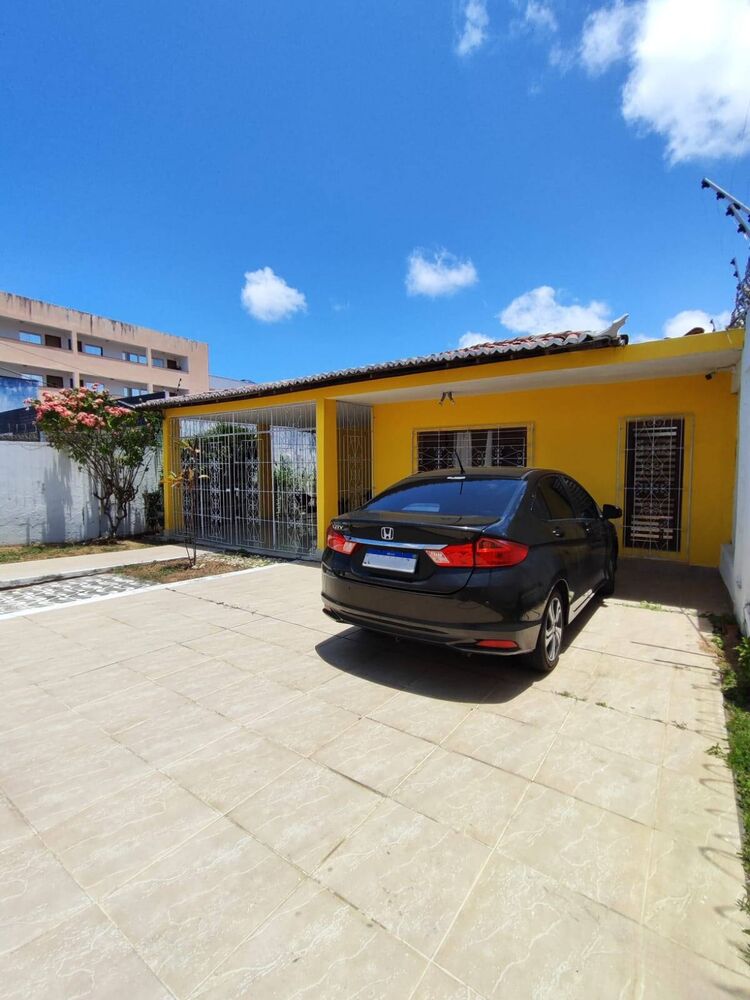 Casa à venda com 4 quartos, 250m² - Foto 2