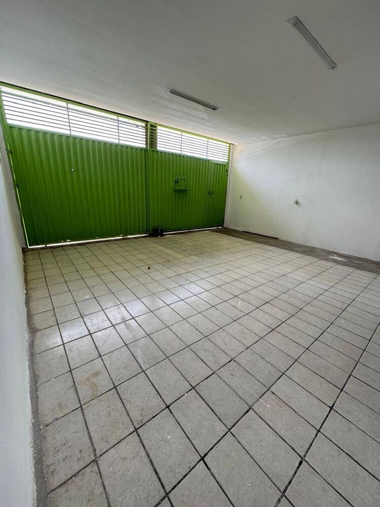 Casa à venda e aluguel com 3 quartos, 300m² - Foto 8