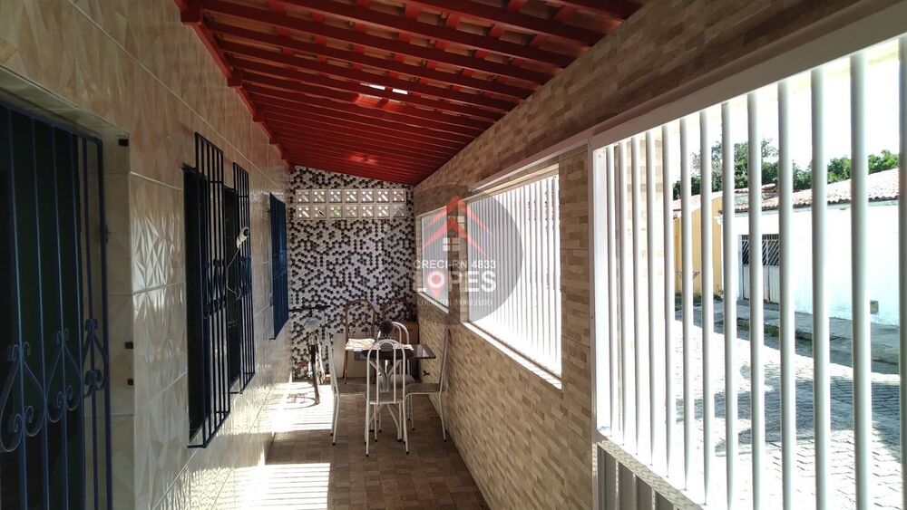 Casa à venda com 2 quartos, 200m² - Foto 2