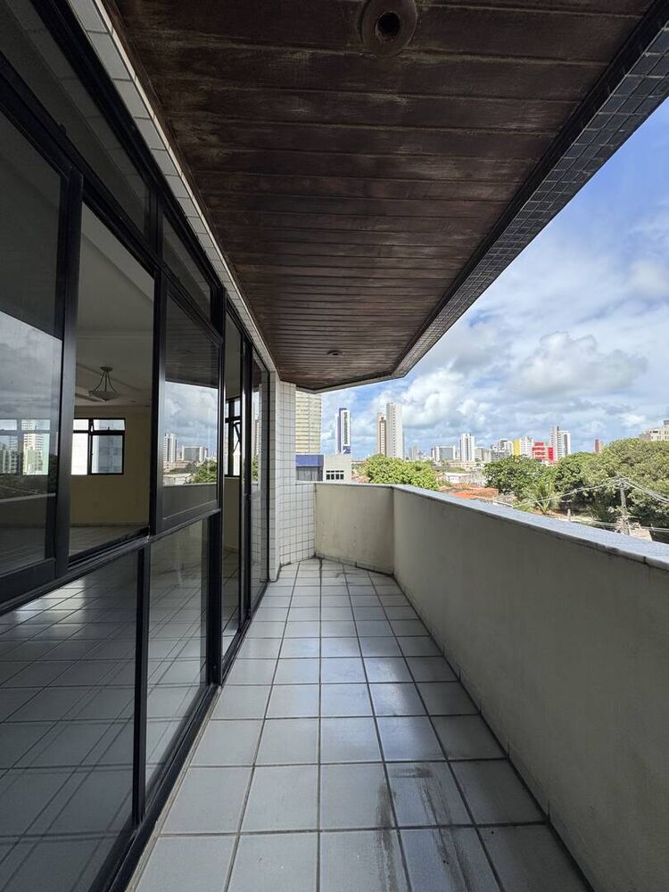 Apartamento à venda com 4 quartos, 180m² - Foto 3