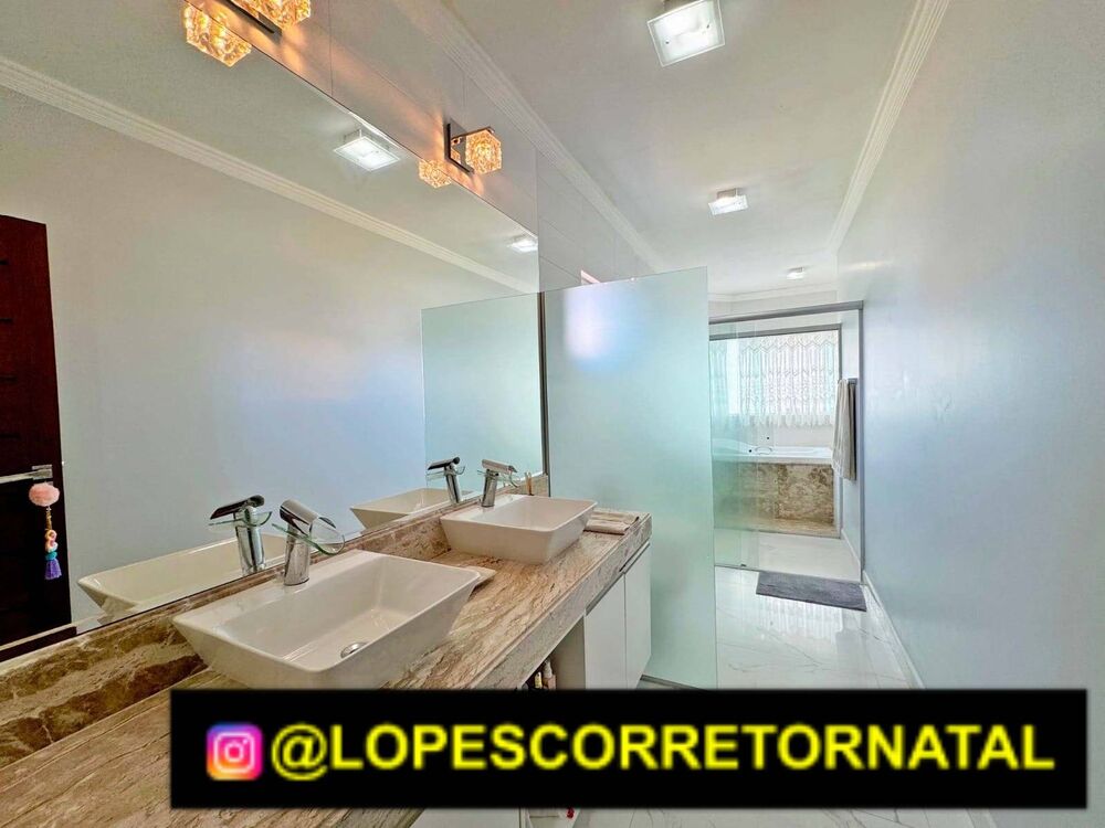 Casa à venda com 5 quartos, 342m² - Foto 15