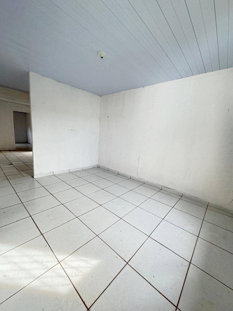 Casa à venda com 3 quartos, 170m² - Foto 2